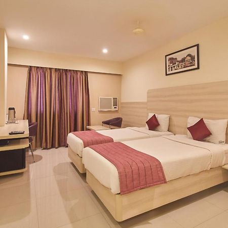 Hotel Sooriya Residency Chennai Ngoại thất bức ảnh