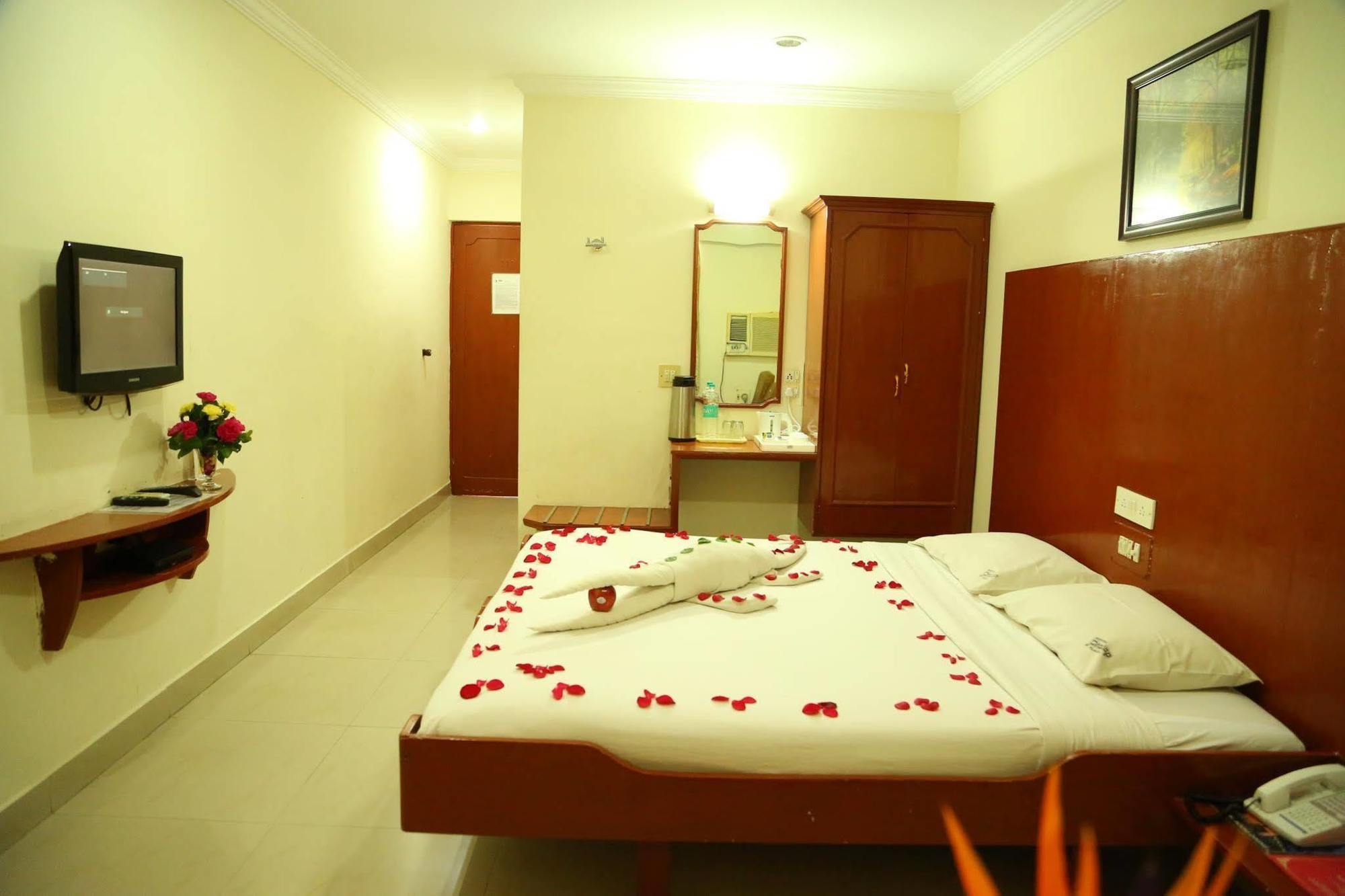 Hotel Sooriya Residency Chennai Ngoại thất bức ảnh